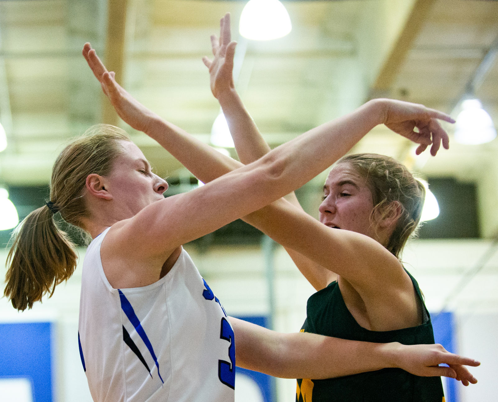 Lincoln Pius X vs. Lincoln East, 12.21
